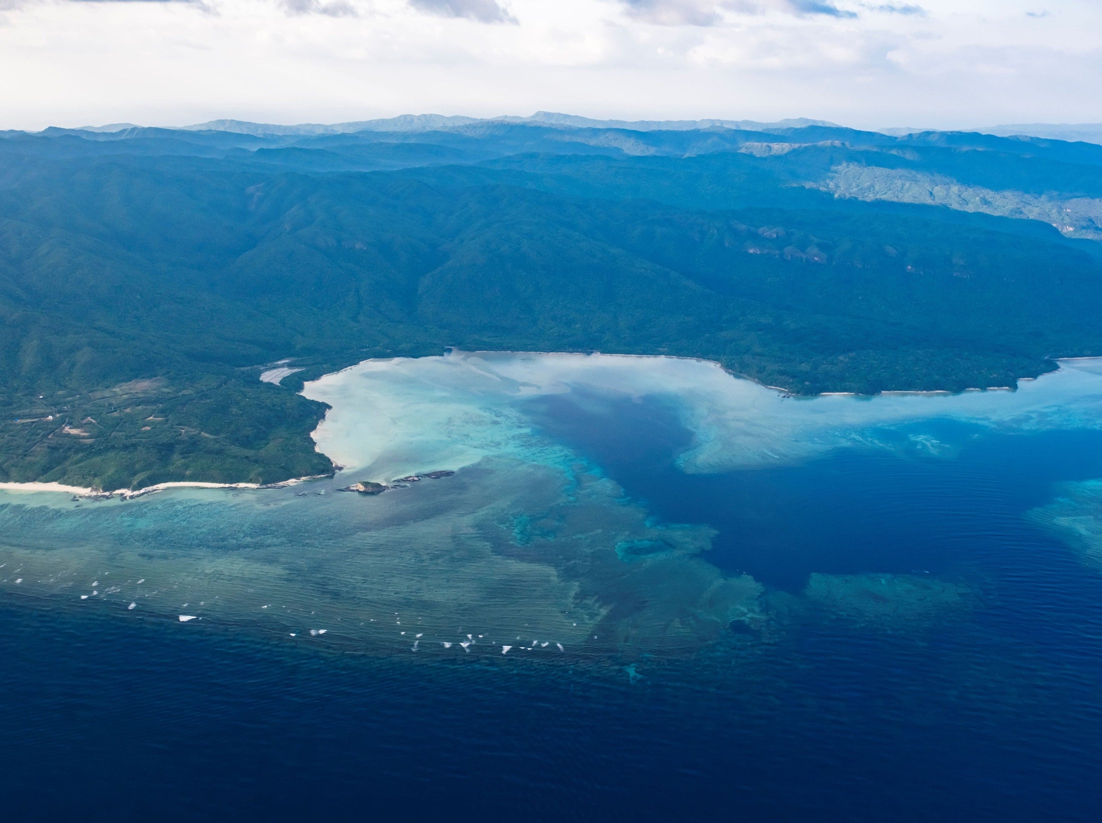 12/24, 25, 29-31, 1/1-3★[Ishigakijima] Phantom Island Plan (16 min.) [Coral Heli].