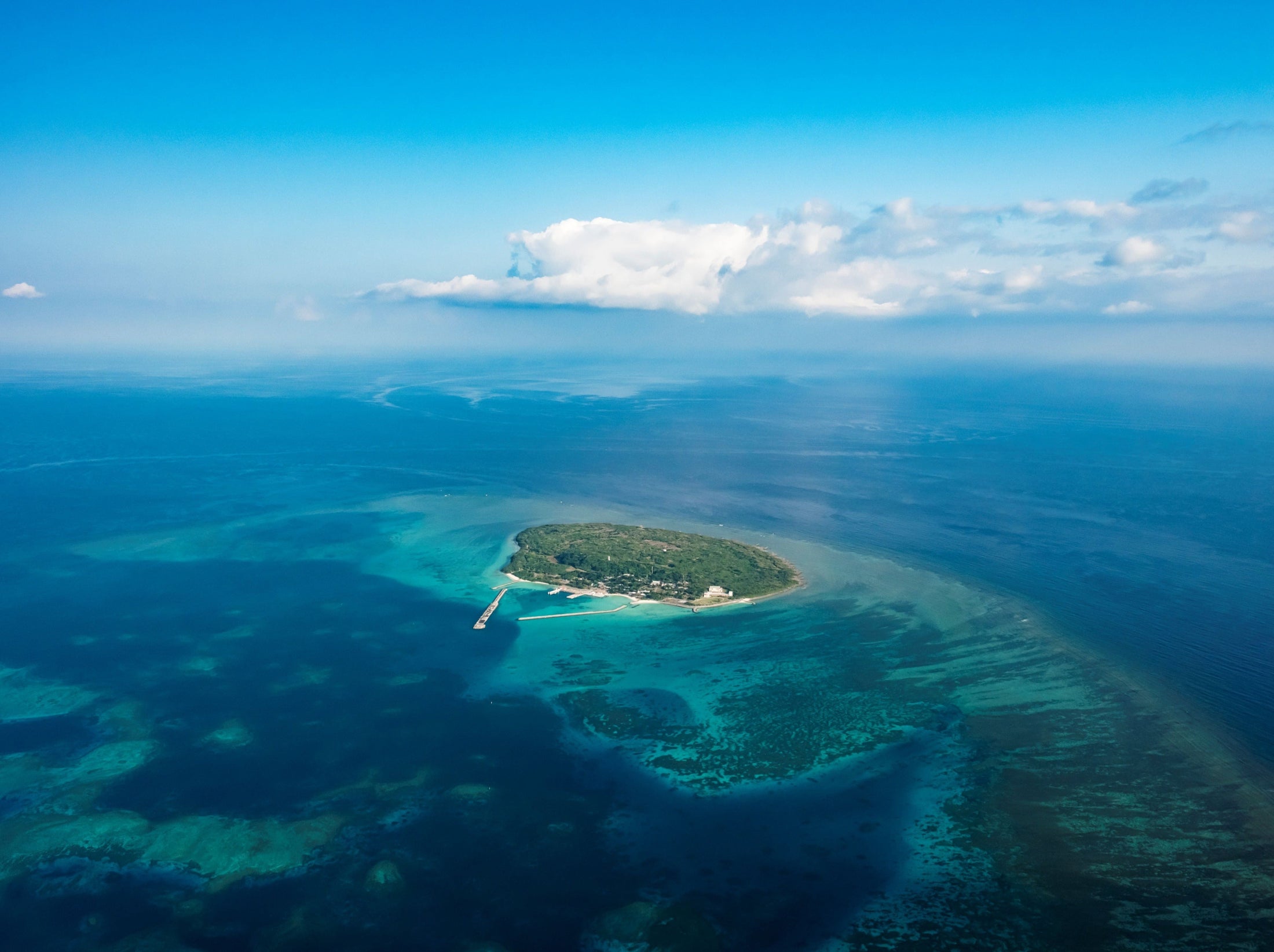 12/24, 25, 29-31, 1/1-3★[Ishigakijima] Phantom Island Plan (16 min.) [Coral Heli].